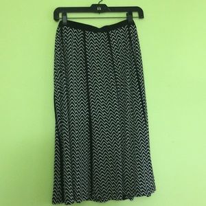 Roz&Ali black and white skirt